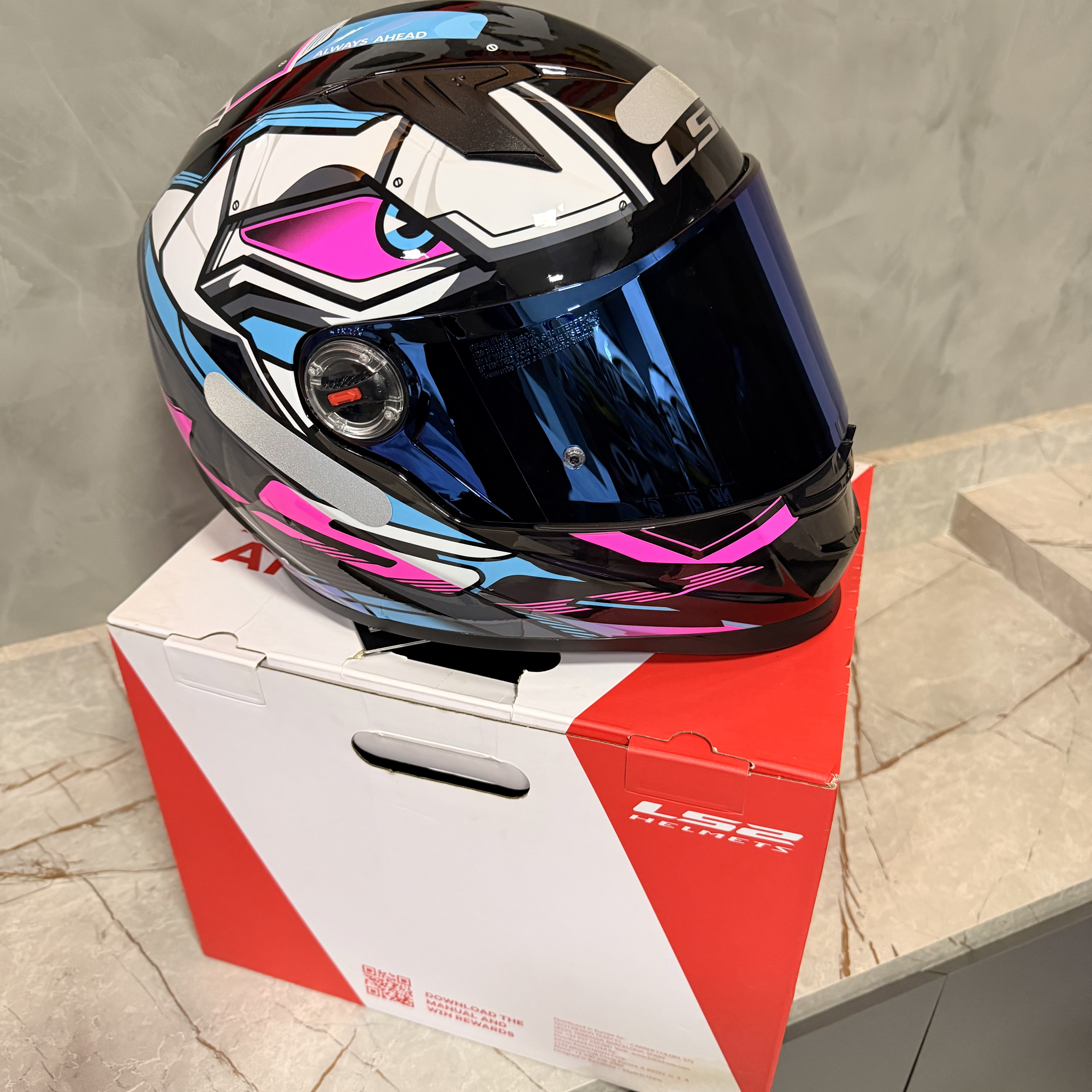 1 Capacete Norisk ou LS2